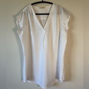 Zapelle White V-Neck Blouse Size Medium Tencel Cap Sleeve Lightweight Top